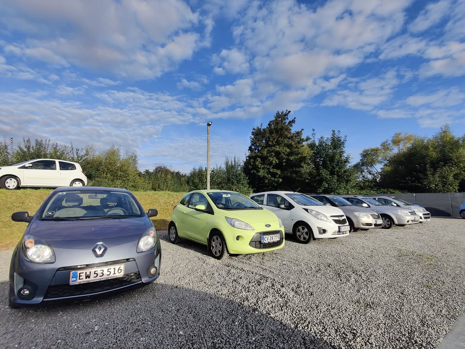TT CARS ApS udlejer små personbiler for 3.000 kr. om måneden med fri km