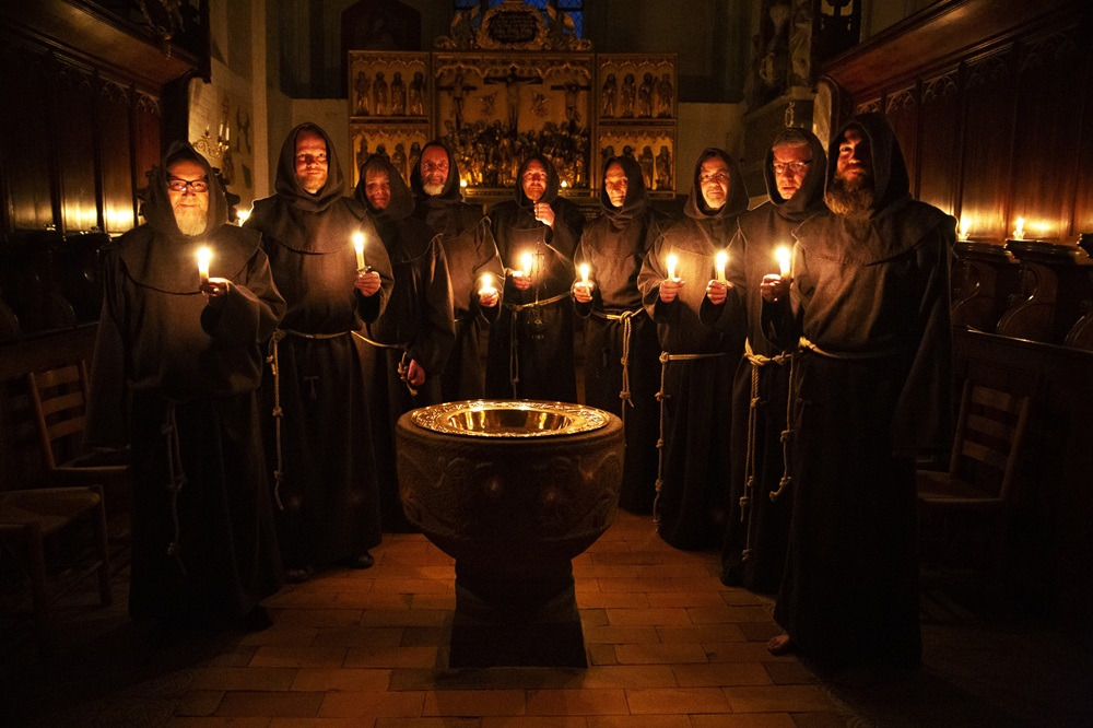 Oplev en meditativ julekoncert med Klosterkirkens Munkekor i Sorø