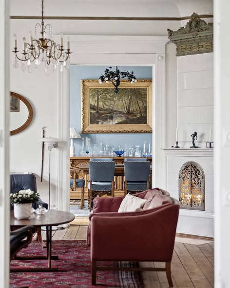 Tidløs elegance på ikoniske Strandboulevarden 35 i København Ø