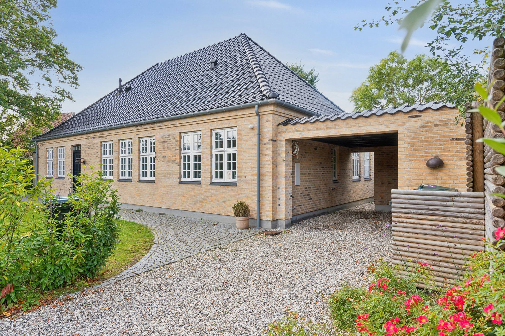 En ren boligdrøm på [m² på dyreste bolig] m² til 10,4  mio. kroner er nu komme til salg i Søborg: Se hvor de dyreste boliger til salg i Søborg er