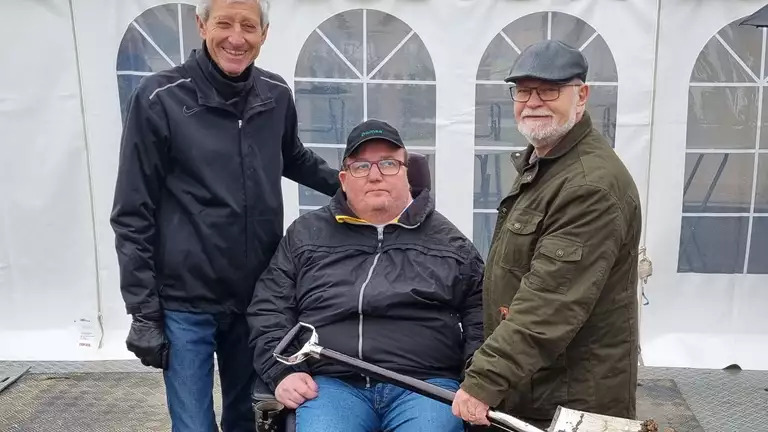 Første spadestik ved botilbuddet Trianglen