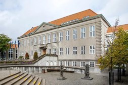 Struer kommunes kontorer lukkede på helligdage, men selvbetjening tilgængelig online og på biblioteket