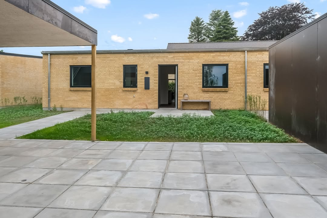 EDC Støvring præsenterer stilrent og moderne dobbelthus på Hæsumvej 26B