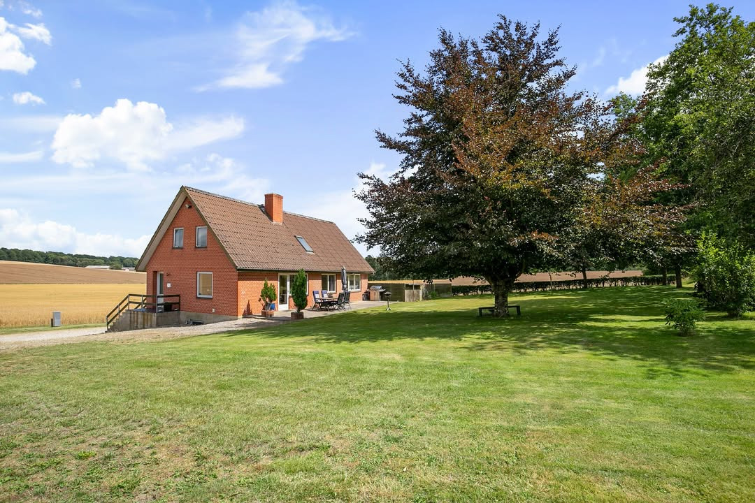 Ny rummelig bolig i Bælum med naturskøn beliggenhed fra Home Støvring