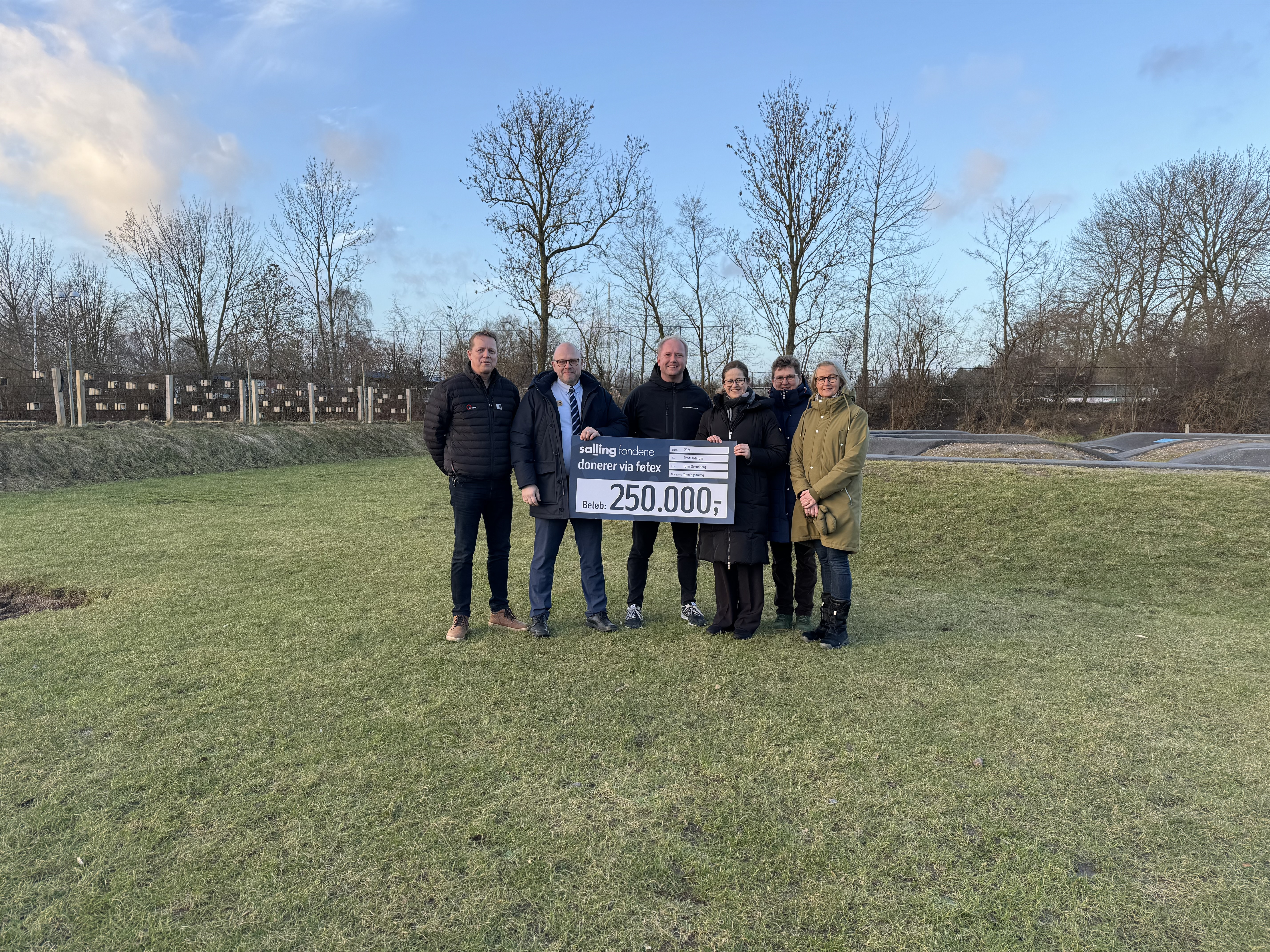 Salling Fondene donerer via føtex Svendborg 250.000 kroner til Tveds Uderum: “Vi er simpelthen så glade”