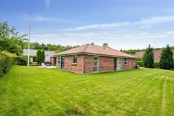 En rolig oase i hjertet af Gødvad – drømmehjemmet venter jer