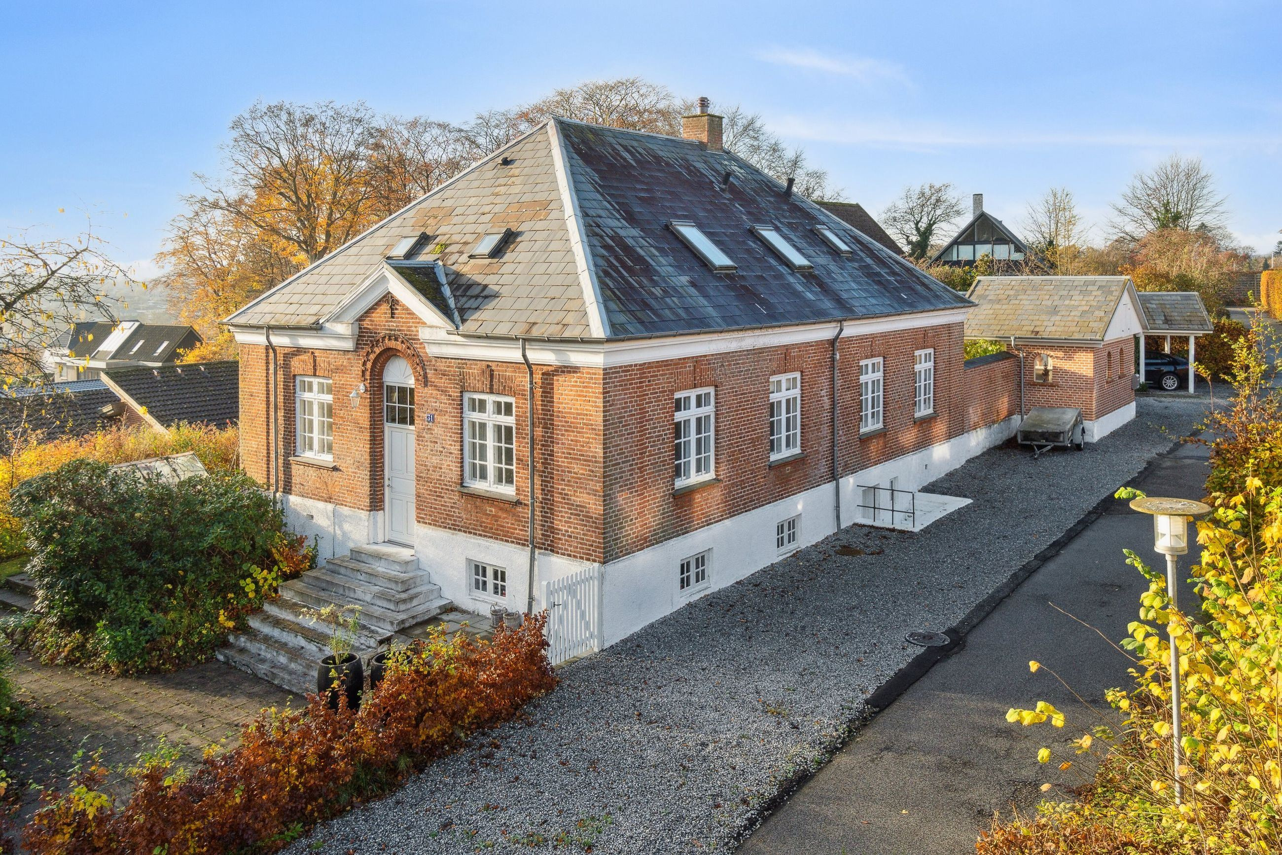 Eksklusiv bolig for 5,5  mio. kroner er netop kommet til salg i Hadsten - Se den og de dyreste boliger her