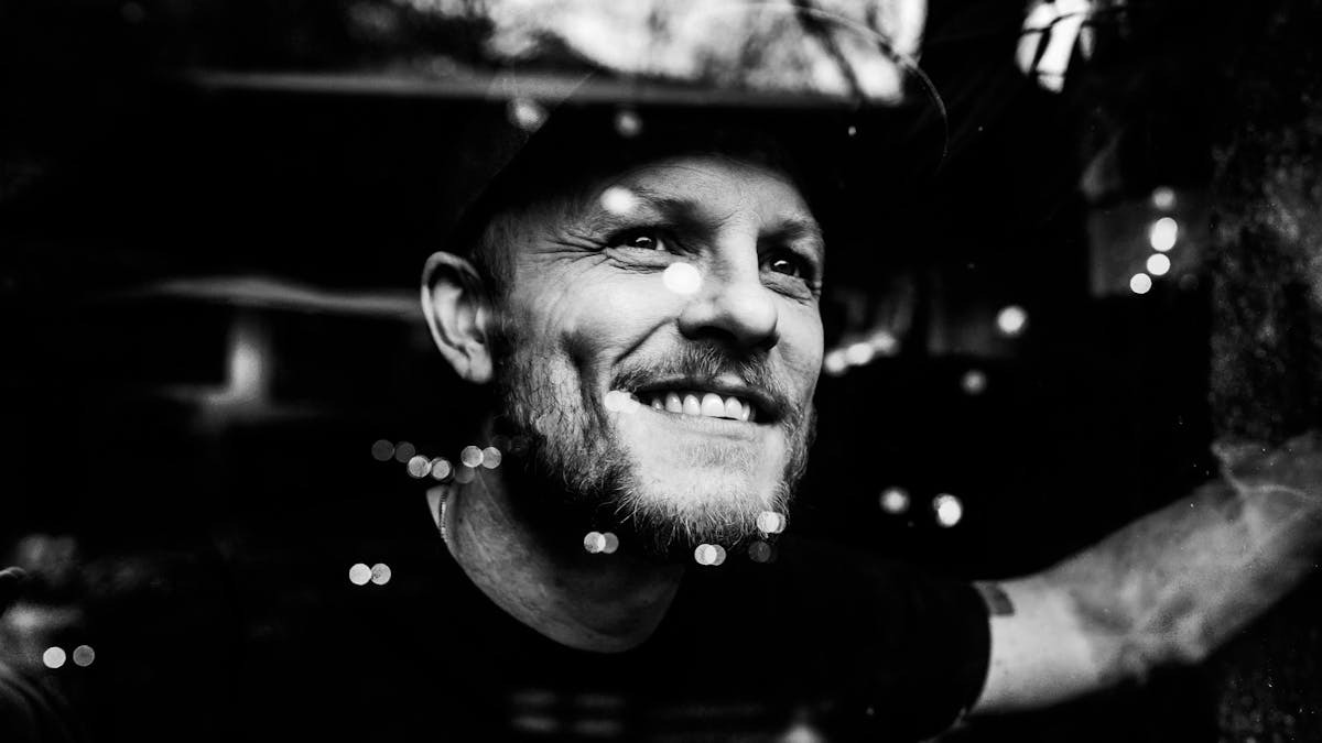 Julestemning i Sorø: Jakob Sveistrup synger julen ind