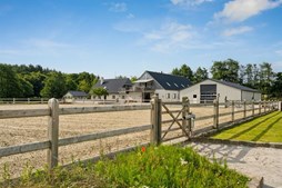 Eksklusiv bolig for 12.000.000 kr er netop kommet til salg i Vejle - Se den og de dyreste boliger her