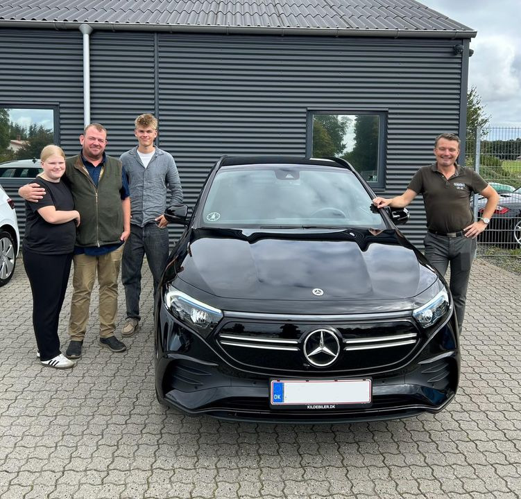 Kilde Biler leverer bil til medarbejder fra yndlingsrestaurant