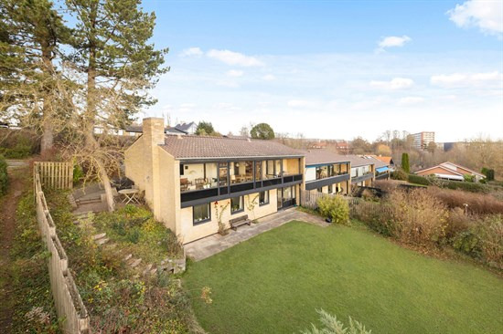 Top 6 over dyreste boliger til salg i Brabrand. Priser op til 8.695.000 kr