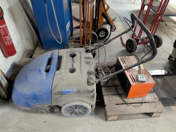 Konkursauktion hos CAMPEN AUKTIONER: Udstyr fra O/AG Automotive 