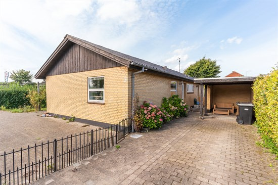 Til salg hos danbolig Randers: Skøn 1-plans villa med nyere trelags vinduer