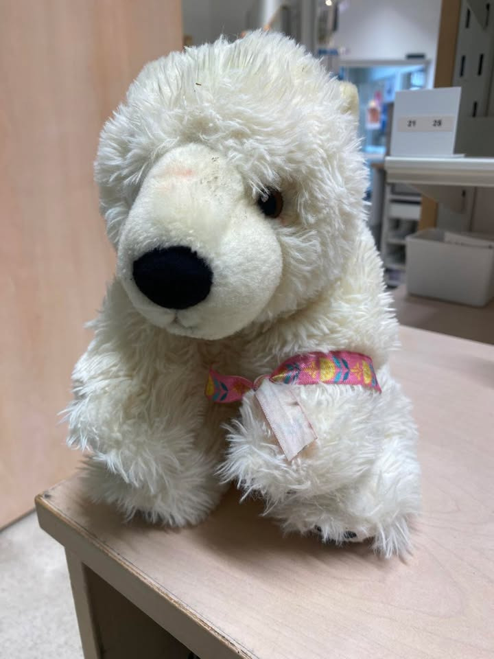 Ikast Apotek søger ejer til glemt bamse