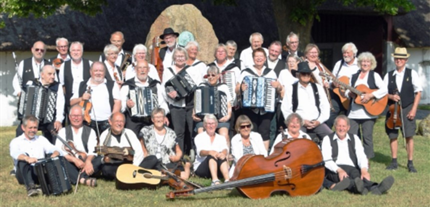 Musikunderholdning med De Dysted Spillefolk søndag 22. juni kl. 14:30 på Præstø Multicenter