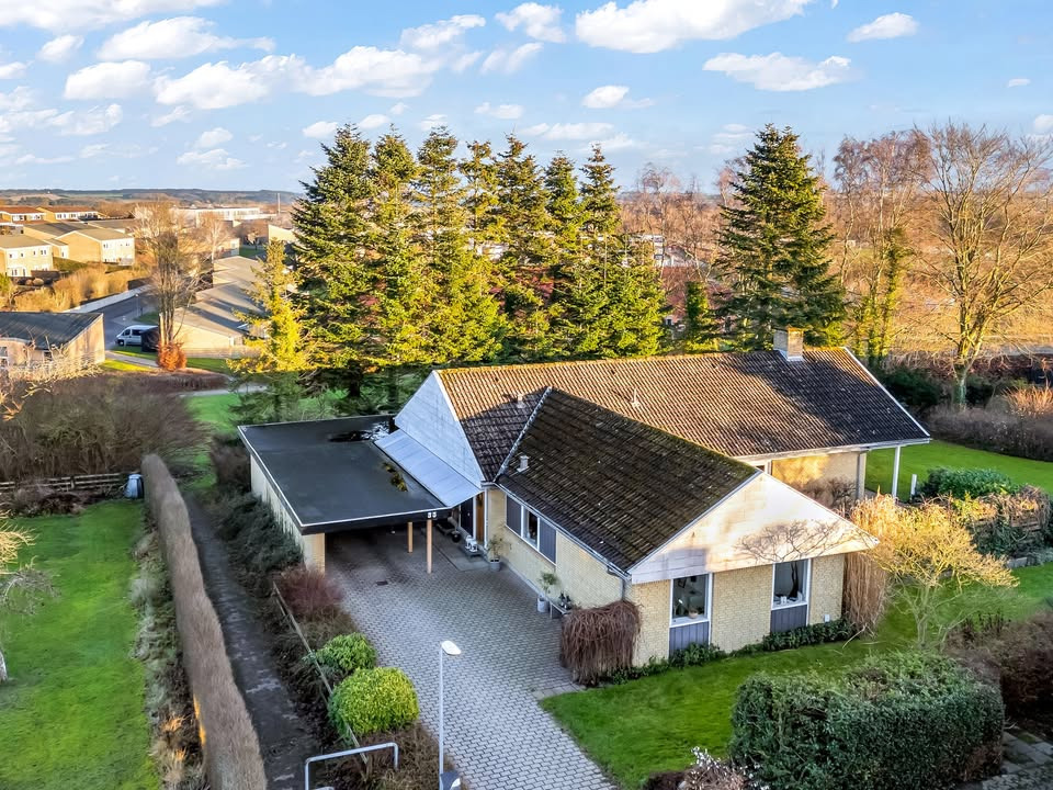 Unik familievilla på Søndervang 33 i Støvring til salg hos EDC Støvring
