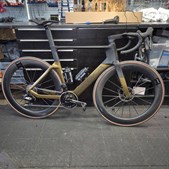 Bings BikeStore ApS præsenterer Michael Foghs nye Orbea Orca Aero M21e LTD cykel med top-specifikationer