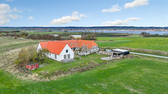 Dyreborgskovvej 2 og 3 andre boliger er kommet til salg denne uge i Faaborg - se boligerne her.