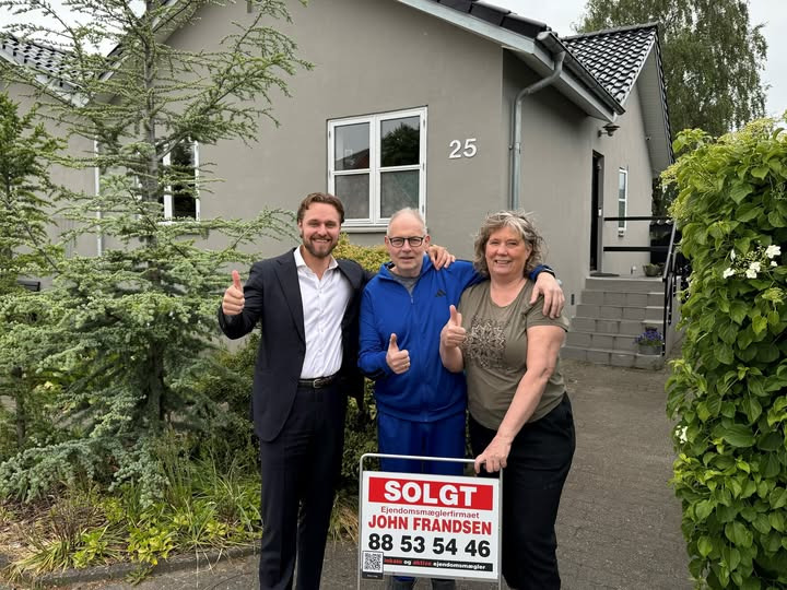 John Frandsen Herning melder boligsalg på Fruehøjvej 25