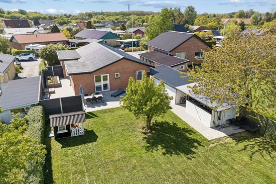 Helgenæsvej 23 og 3 andre boliger er kommet til salg denne uge i Næstved - se boligerne her.