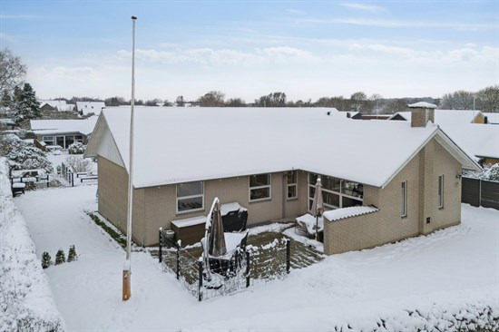 Hyldevangen 5 og 2 andre boliger er kommet til salg denne uge i Kjellerup - se boligerne her.