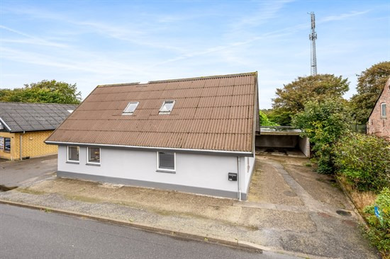 Strandvejen 78 er til salg for kun 695.000 kr.: Se de billigste boliger til salg i Henne her