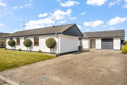 Velholdt villa med plads og charme til salg i Støvring