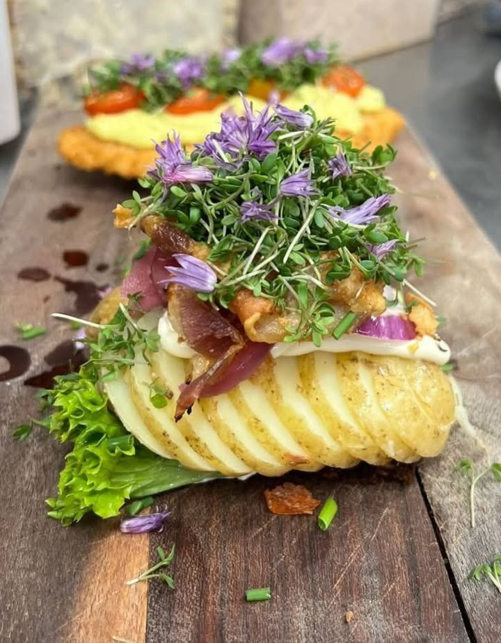 Forkæl smagsløgene med smørrebrød og specialøl hos Café Tidslös