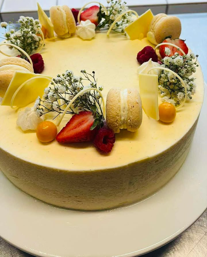 Mejrup Kultur- og Fritidscenter auktionerer bryllupskage til fordel for Knæk Cancer