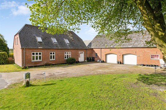 Top 6 over dyreste boliger til salg i Agerbæk. Priser op til 1.775.000 kr