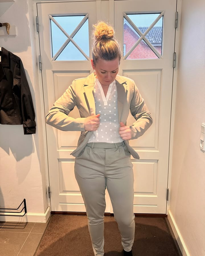 Butik Mille præsenterer lækkert Jenny kaffebluser i blød kvalitet til forårets fester