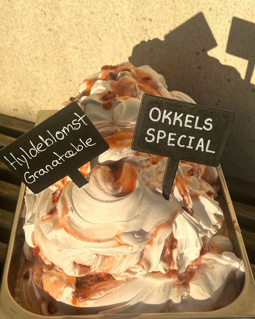 Okkels præsenterer ugens special med hyldeblomst og granatæble