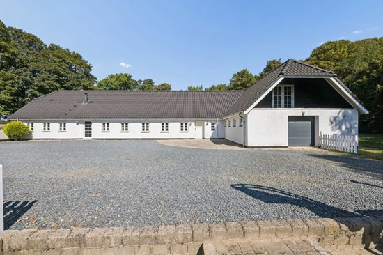 Hellumvej 20 og 1 anden boliger er kommet til salg denne uge i Jerslev - se boligerne her.