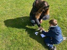 Skattejagt hjælper majbørn med at navigere overgangen til skolelivet på Egholmskolen