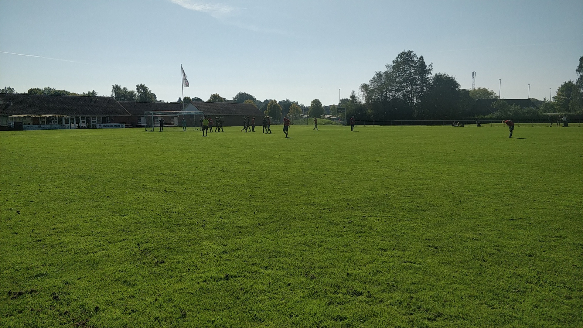 Hadsten SK dominerer på udebane mod Hammel GF med solid indsats