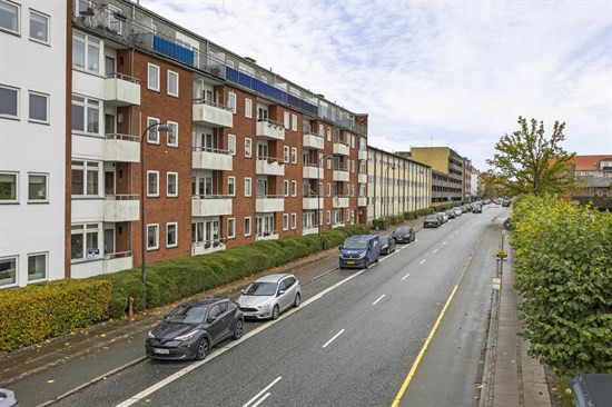 Løvspringsvej 4A er til salg for kun 2.150.000 kr.: Se de billigste boliger til salg i Charlottenlund her