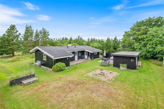 Strandvejen 78 er til salg for kun 695.000 kr.: Se de billigste boliger til salg i Henne her