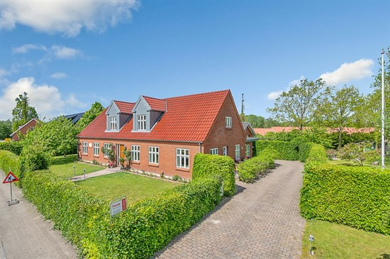 Top 6 over dyreste boliger til salg i Ans By. Priser op til 3.900.000 kr
