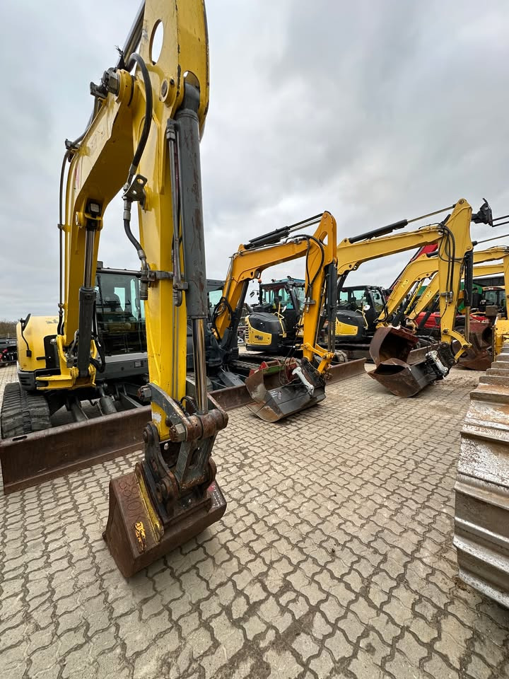 Scantruck A/S annoncerer ny sending af brugte minigravere klar til salg