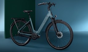 Specialisten v/Jonas Stokbro Thomsen præsenterer ny elcykel, E-Fly Vela, med stil og komfort