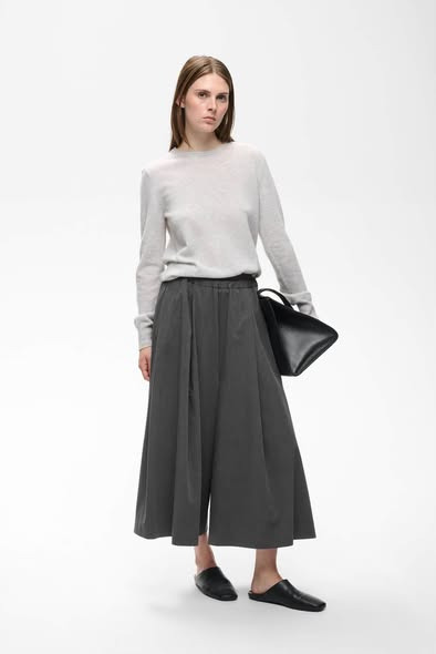 Skott Aalborg har mandagsshopping med grå InWear-buks til 900 kr