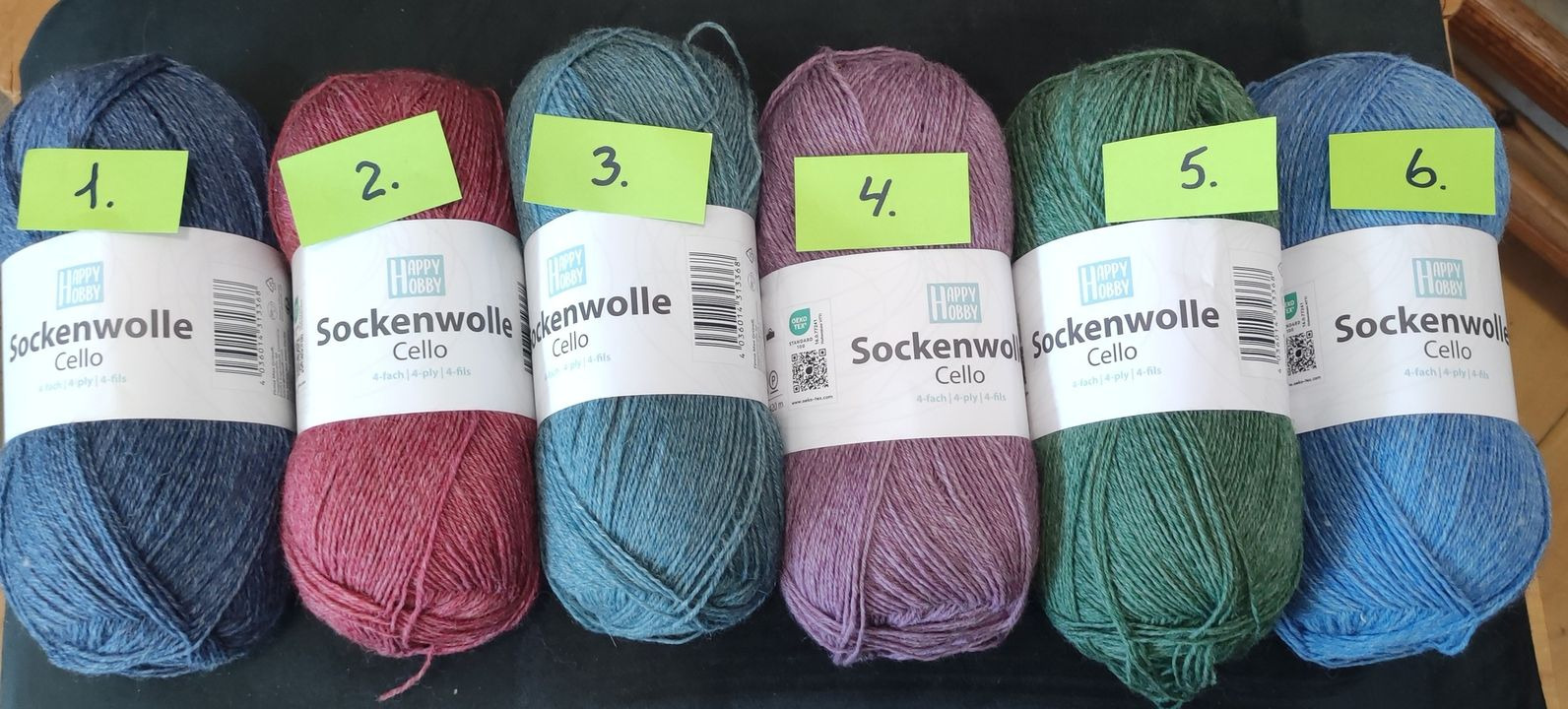 Strømpegarn til 39 kr. hos Rie & Henrik's Tøjbiks v/Rie Olesen 