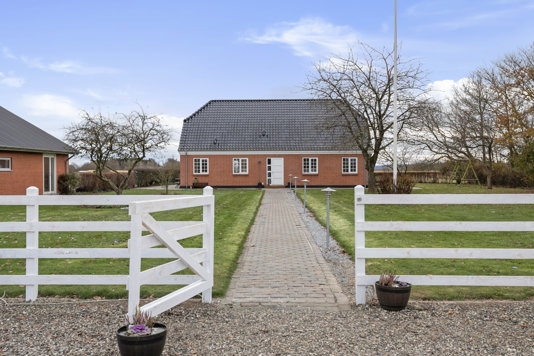 Top 6 over dyreste boliger til salg i Dybvad. Priser op til 4.200.000 kr