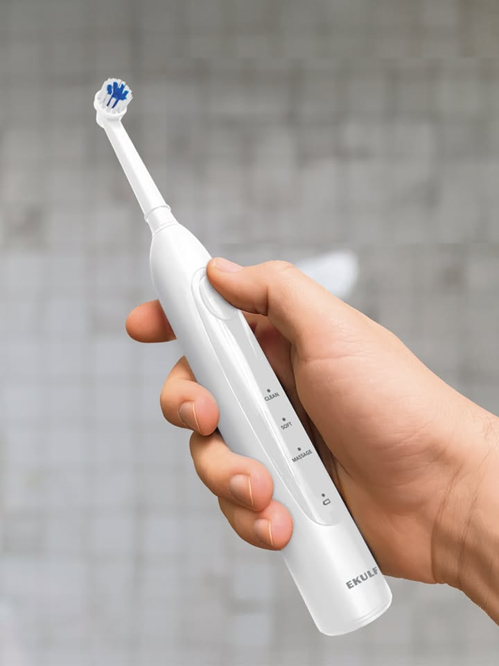 Vejlby Apotek præsenterer Ekulf Oscillating Powerbrush for effektiv tandrengøring