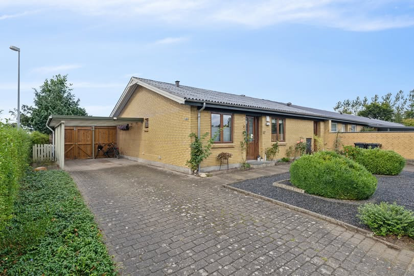 Charmerende rækkehus i Tjørring til salg hos John Frandsen Herning