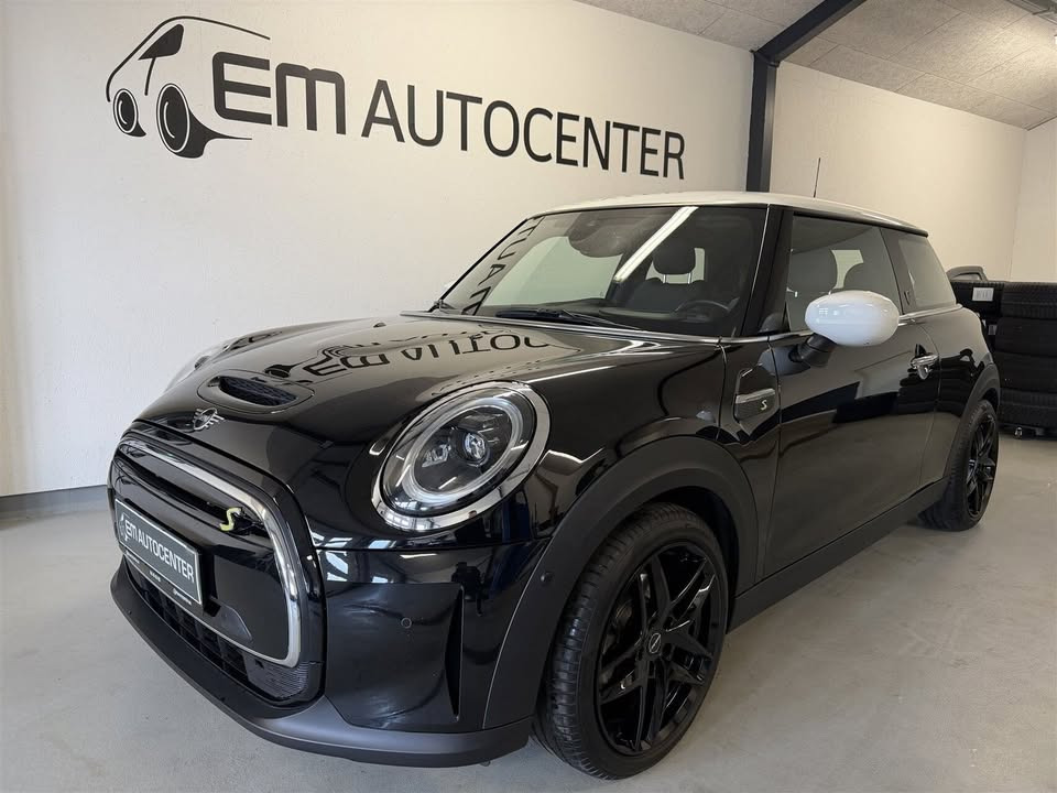 EM AUTOCENTER ApS foreslår Mini Cooper som den perfekte opgradering til din carport