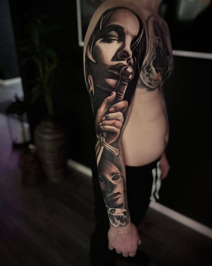 Mr. & Mrs. Tattoo tilbyder unikke sleeve designs med ledige bookinger i april