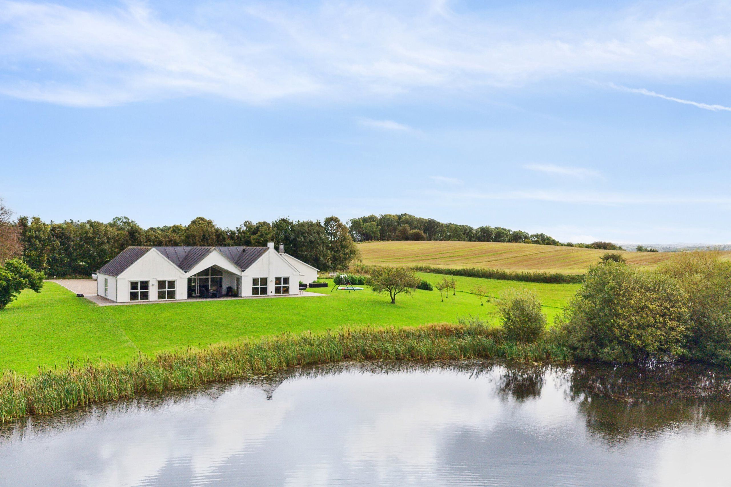 En ren boligdrøm på [m² på dyreste bolig] m² til 5,0  mio. kroner er nu komme til salg i Brædstrup: Se hvor de dyreste boliger til salg i Brædstrup er