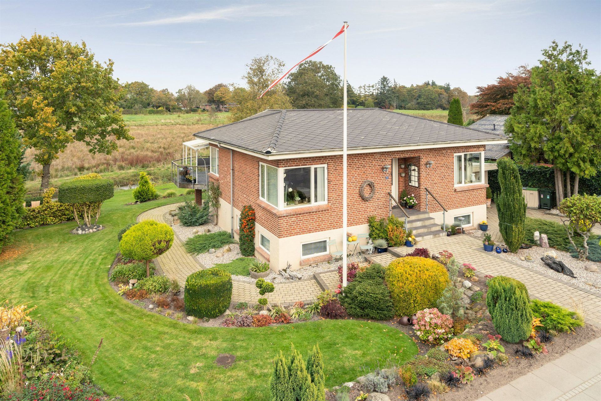 Luksusbolig netop kommet til salg i Sønder Omme: Se hvad du skal smide for Sønder Ommes dyreste adresser her