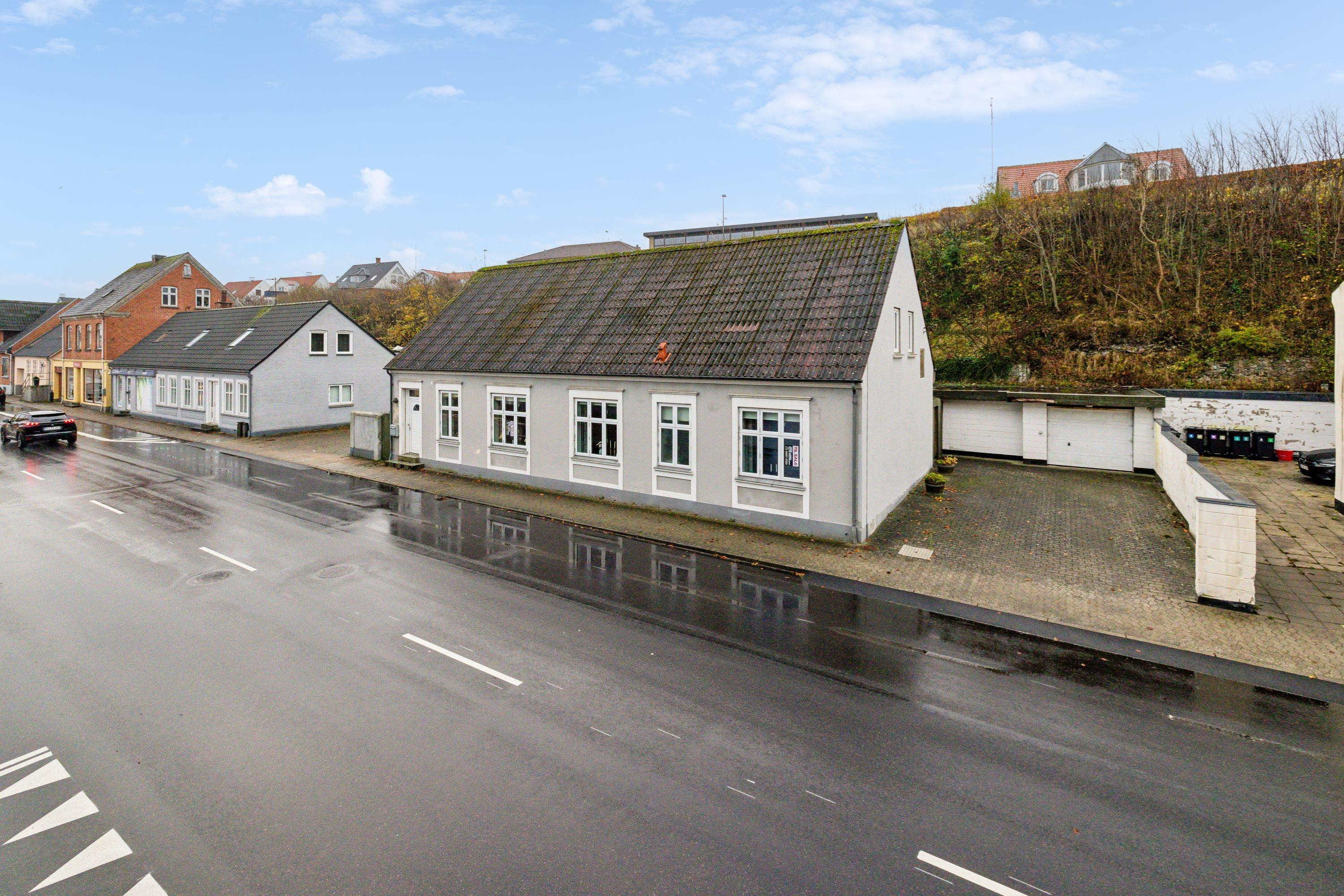 Til salg hos Mæglerhuset  Asger Larsen: Hyggeligt byhus i hjertet af Løgstør